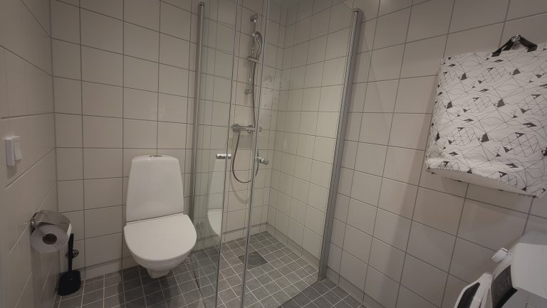 evakueringslägenhetens badrum